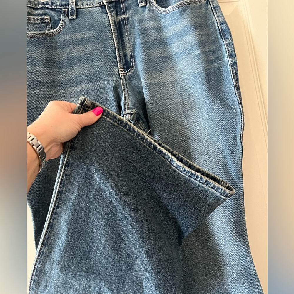 Hollister Curvy High-Rise WideFlare Light Wash Jeans Women’s Size 10 - Picture 8 of 14